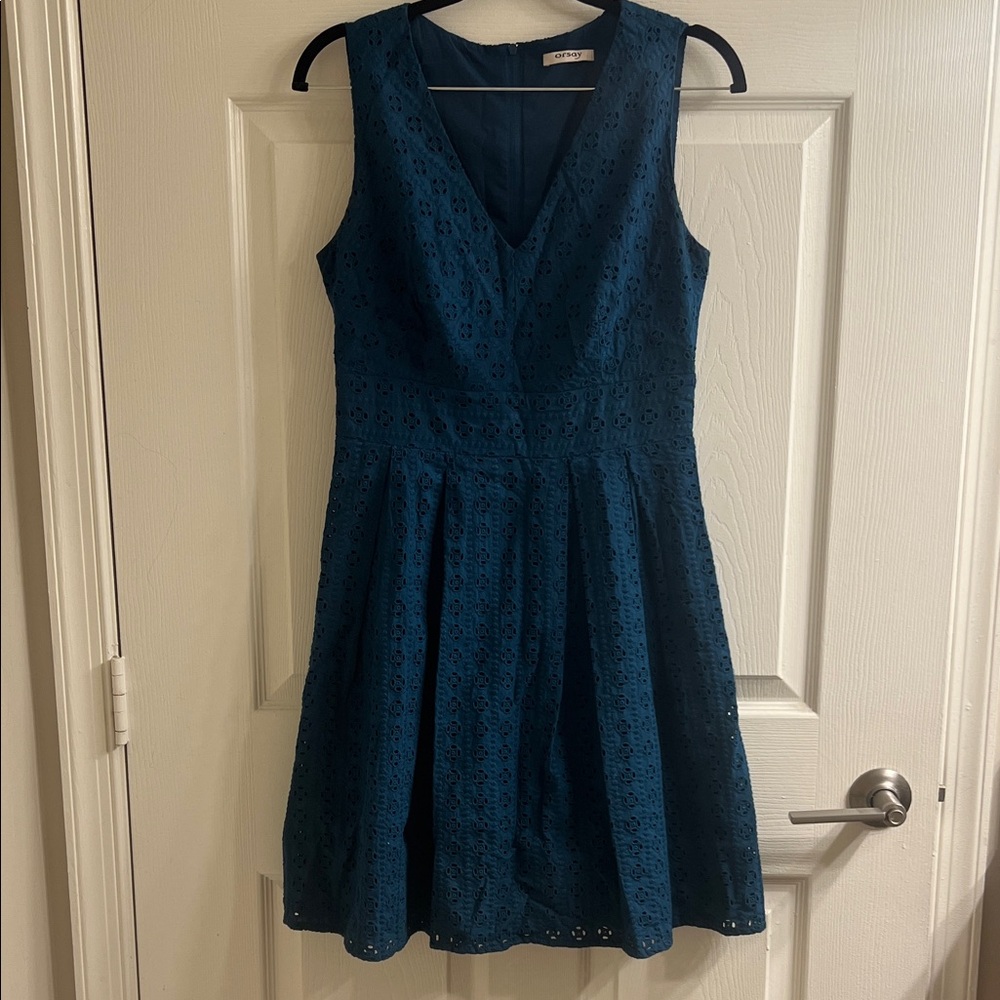 Elegant Teal Lace Midi Dress